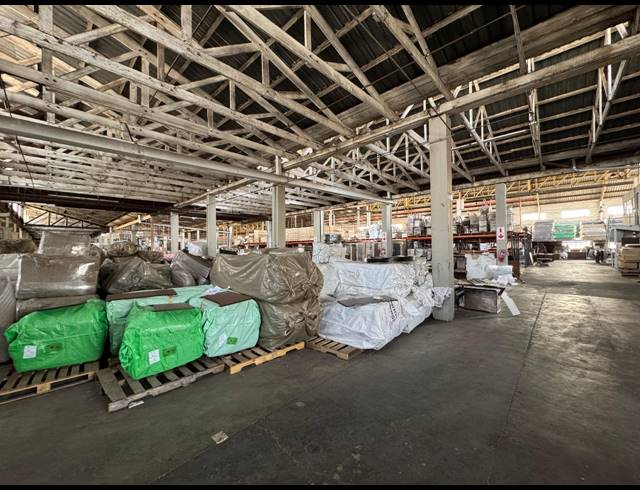 16,000M² WAREHOUSE TO LET IN INDUSTRIA WEST